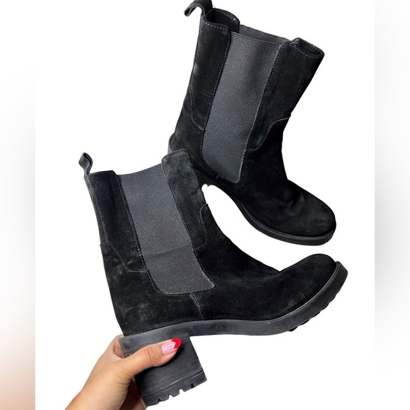 Emanuel Crasto black suede pull on lug sole boots Size 39 - Picture 6 of 7